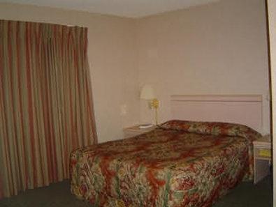 Portland Value Inn & Suites Room photo